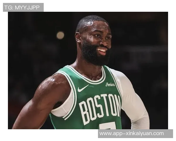 杰伦布朗称赞球队篮板保护表现出色为胜利奠定基础